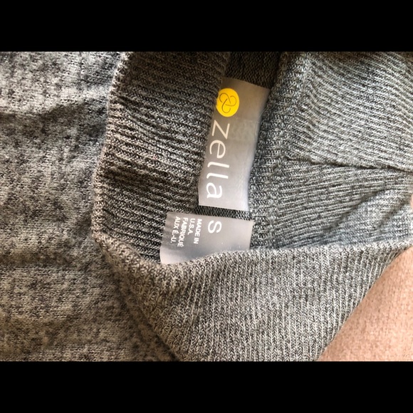 ZELLA - Olive green turtleneck - Size small - Picture 2 of 3